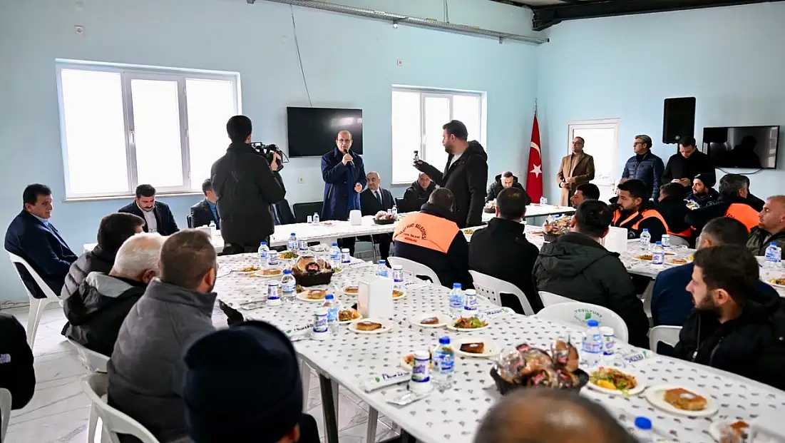 Başkan Geçit’ten Kar Mesaisindeki Fen İşleri Personeline Teşekkür