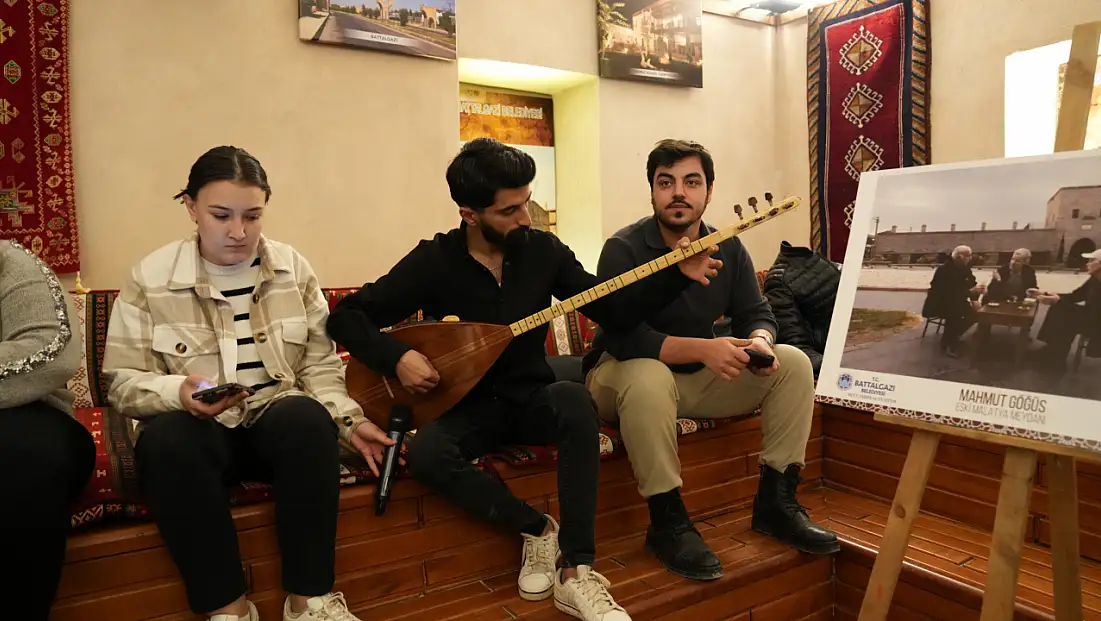 “Bir Kent, Bir Tarih, Bir Kadraj” Fotoğraf Yarışması Sergisi Tahtalı Hamam’da Açıldı