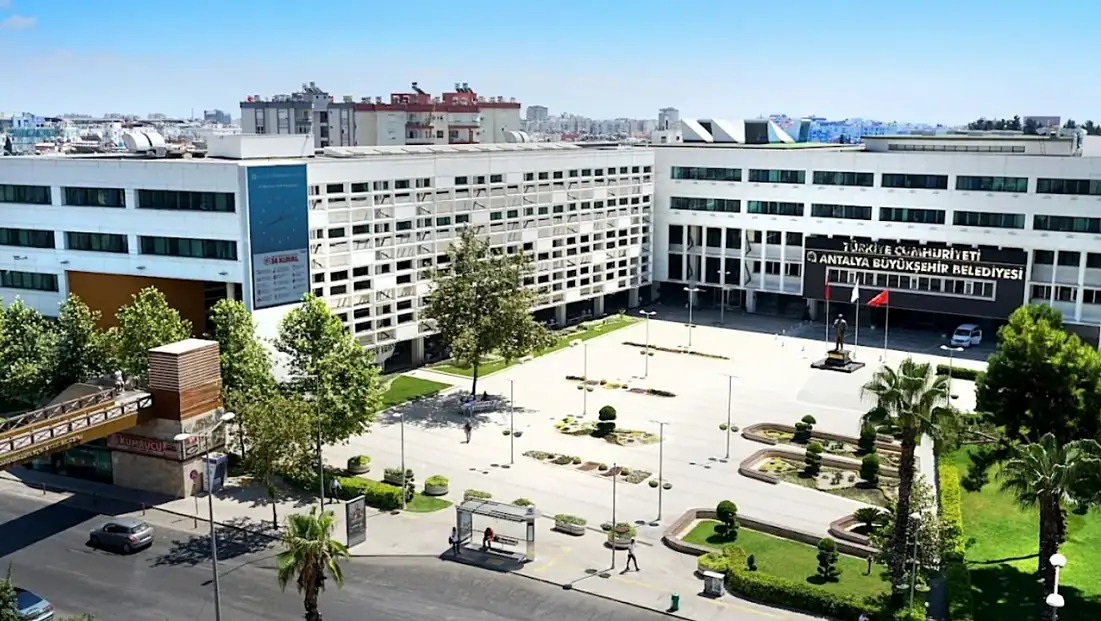 CHP’li Aksu Belediyesi’nde Üst Düzey Kriz: 3 Başkan Yardımcısı İstifa Etti