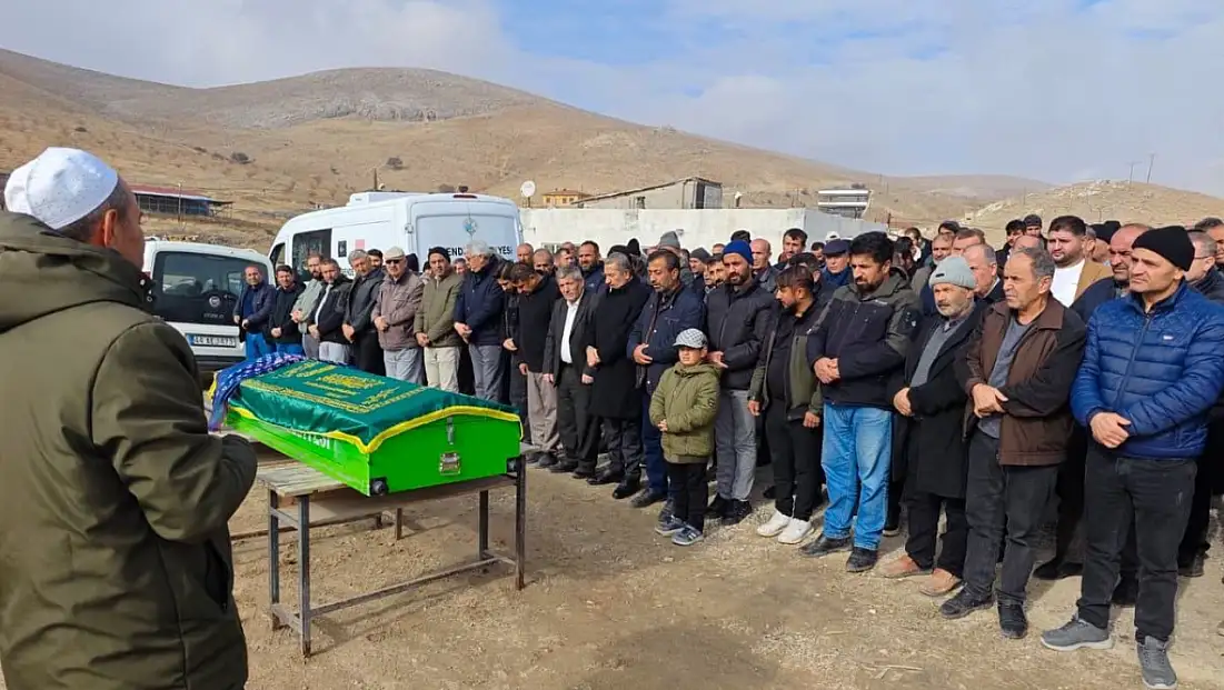 Darende’de Dağlık Alanda Ölü Bulunan Zeynep Turgut Toprağa Verildi