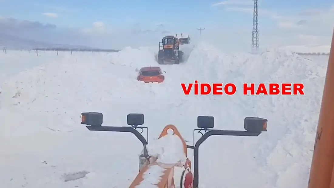 Darende’de Kar Altında Kalan Araçlar Gün Yüzüne Çıkarıldı