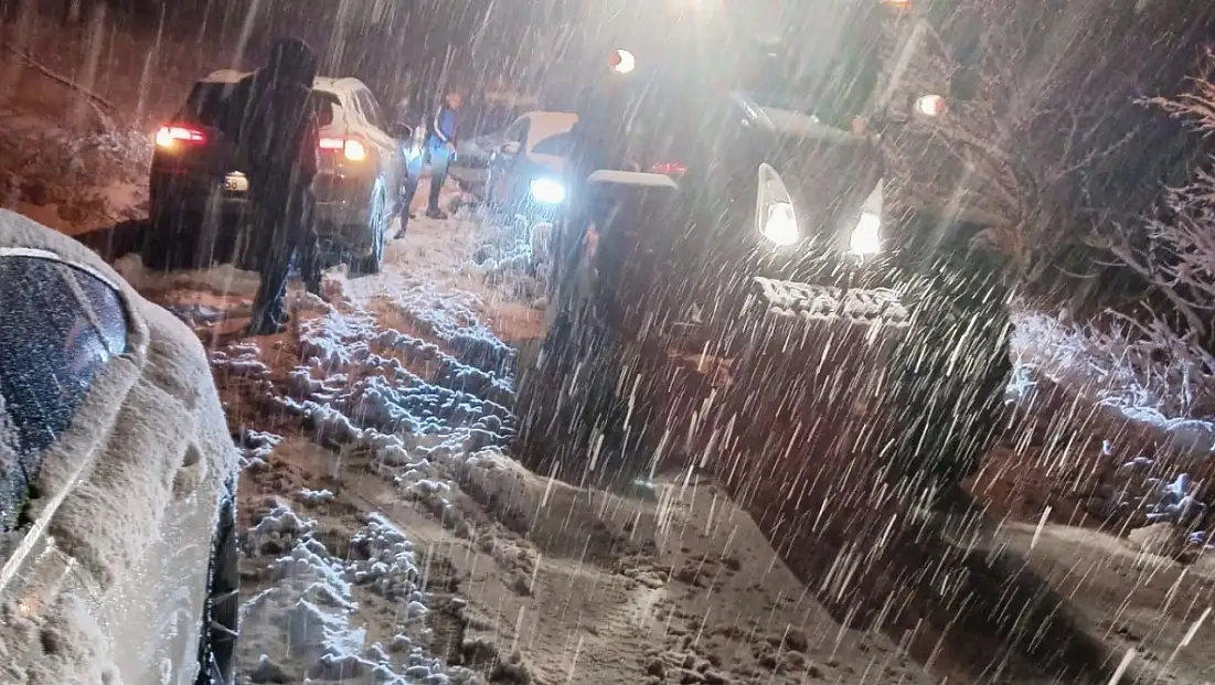 Darende’de Karla Mücadele Gece Boyu Sürdü