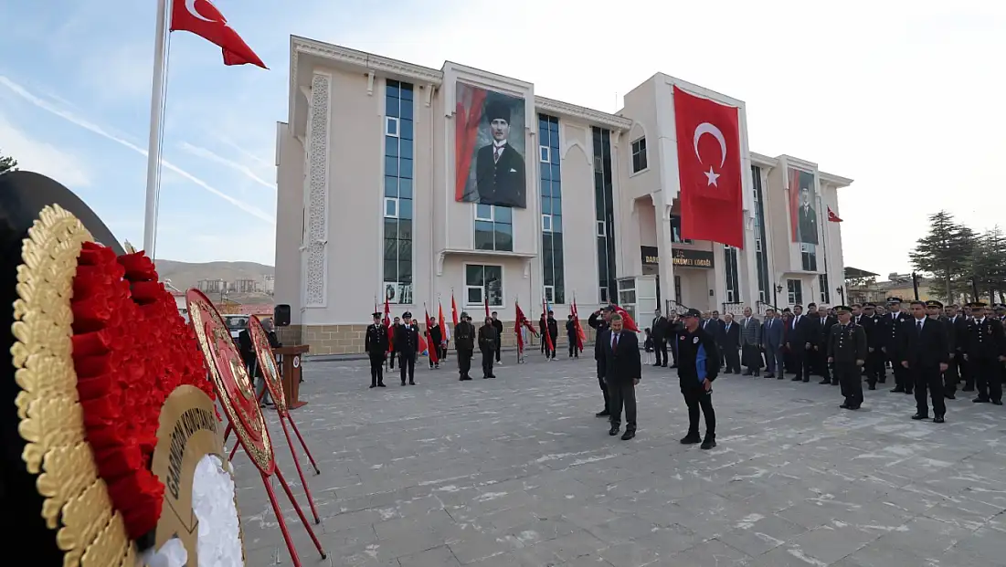 Darende’de Mustafa Kemal Atatürk İçin Saygı Duruşu ve Tören