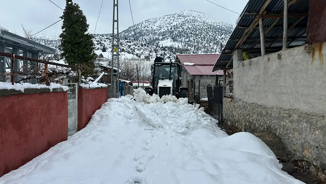 Doğanşehir’de Kar Seferberliği: Belediye Ekipleri 7/24 Sahada