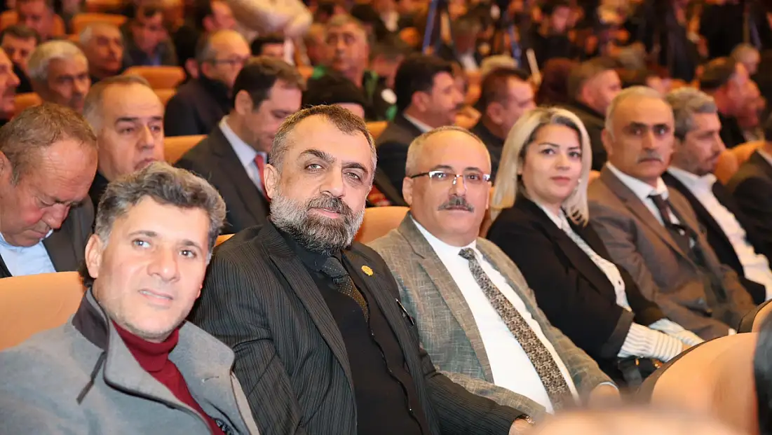 İhsan Akın’dan Bakan Yumaklı’ya Teşekkür: Doğal Yün Yorgan Takdim Edildi