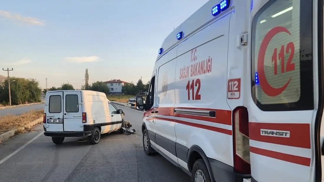 Karşı Şeride Geçen Otomobil Kazaya Yol Açtı: 3 Kişi Yaralandı