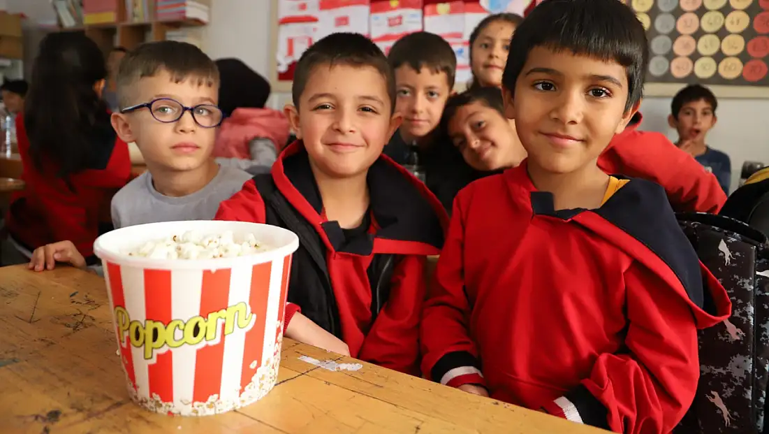 Kırsal Mahallelerde Minikler İlk Kez Sinema Heyecanı Yaşadı