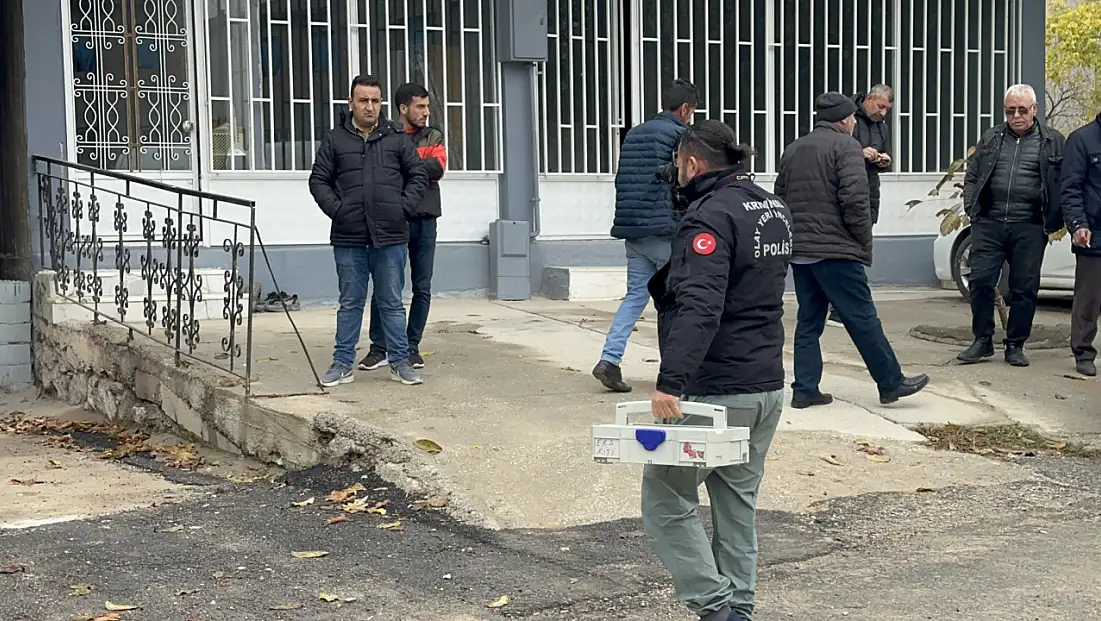Malatya’da 13 Yaşındaki Çocuk ve 86 Yaşındaki Yaşlı Adam Evlerinde Ölü Bulundu