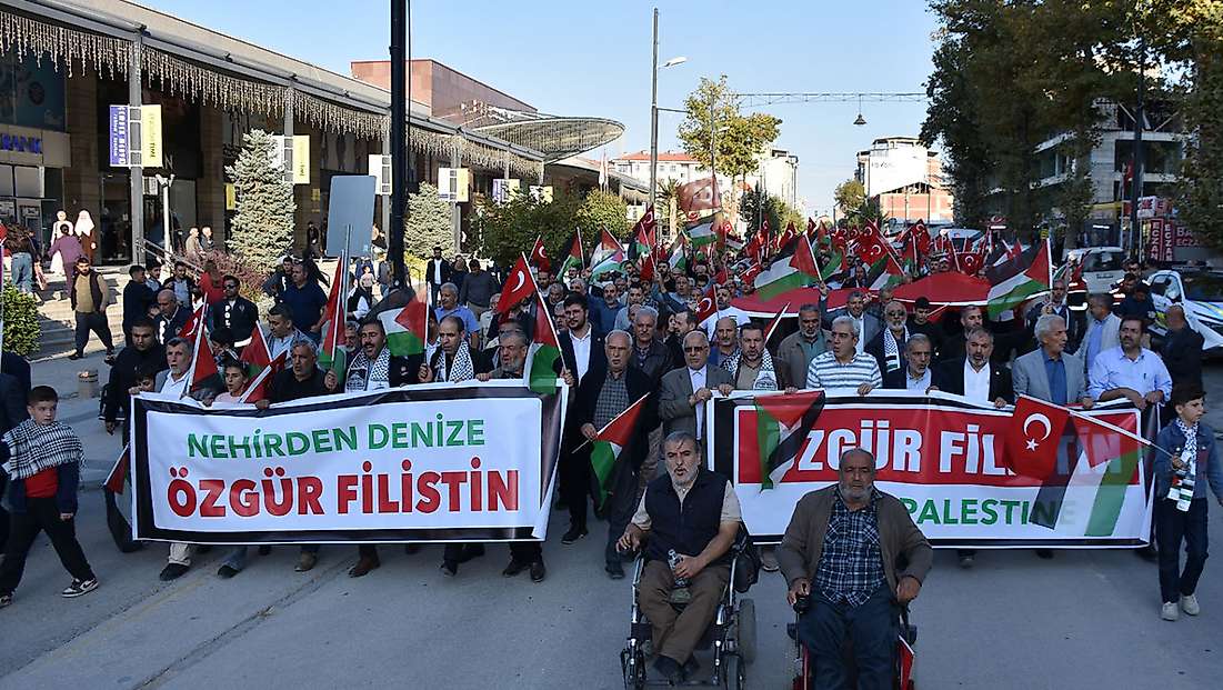 Malatya’da Büyük Filistin Yürüyüşü: Binlerce Kişi Özgür Filistin İçin Yürüdü
