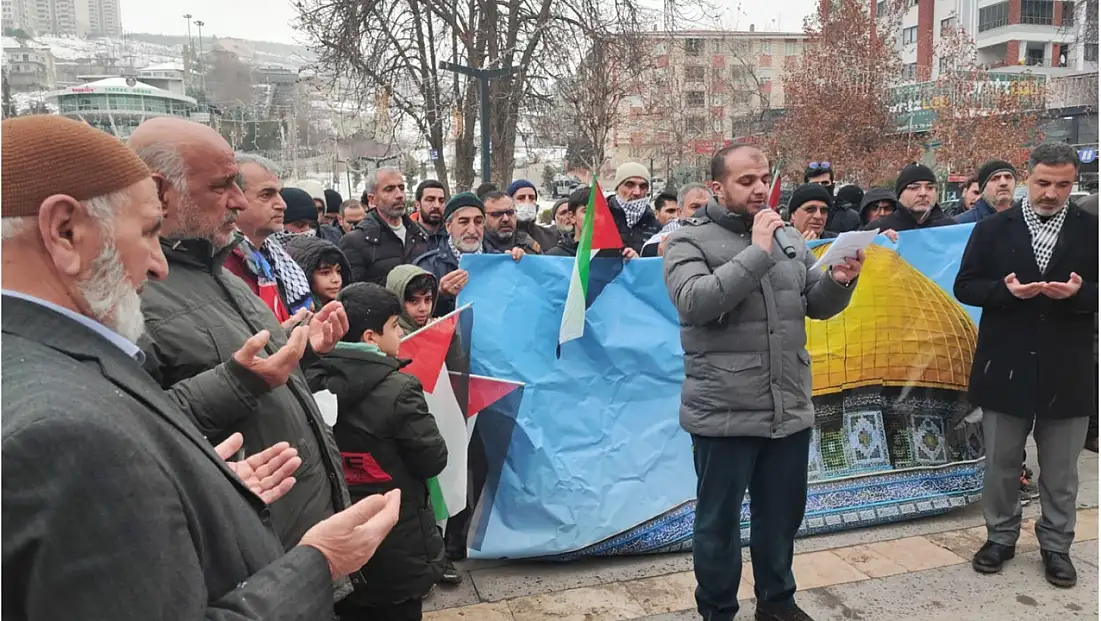 Malatya’da Dünya Kudüs Haftası Yürüyüşü: “Kudüs Ümmetin Ortak Emanetidir”