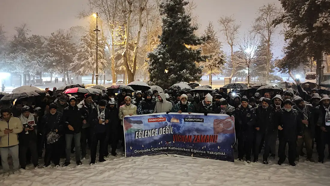 Malatya’da “Gazze Yanarken Eğlence Masum Değildir” Yürüyüşü