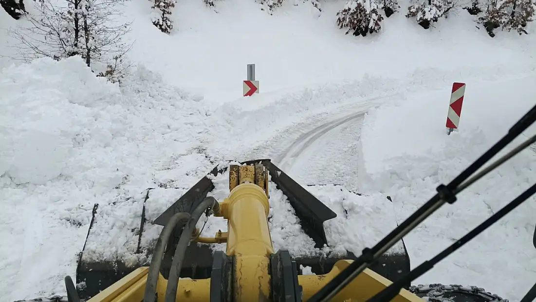 Malatya’da Karla Mücadele Seferberliği: 86 Mahallede 1989 Kilometre Yol Açıldı