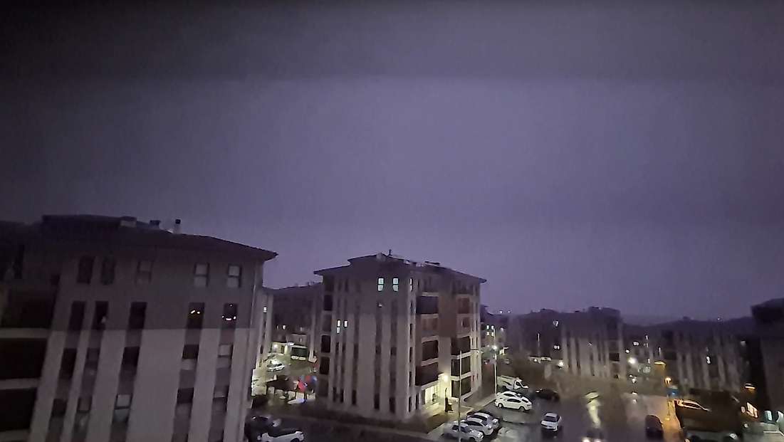 Malatya’da Şimşekler Geceyi Aydınlattı
