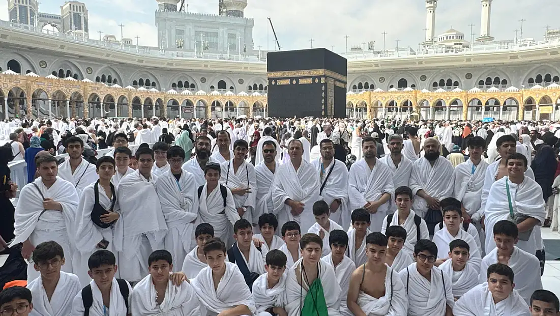 Malatyalı 41 Hafız, Umre’de Hafızlık Belgelerini Aldı