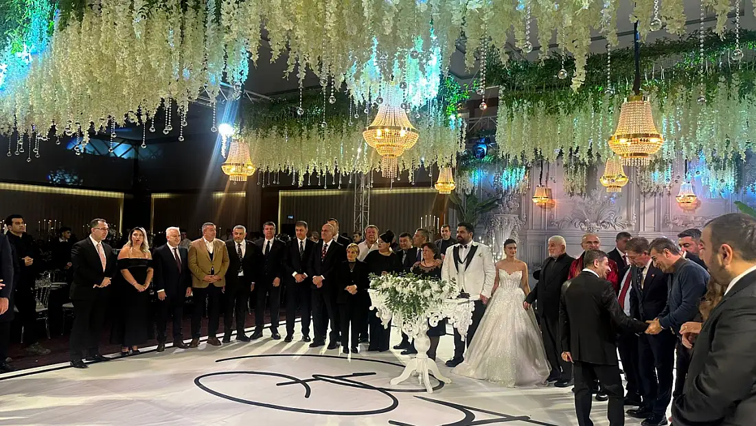 Özgür Özel, Malatya’da Genç Çiftin Nikah Şahidi Oldu