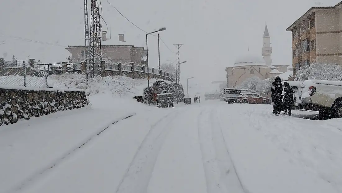 Pütürge Belediyesi, karla mücadele ekipleri sahada