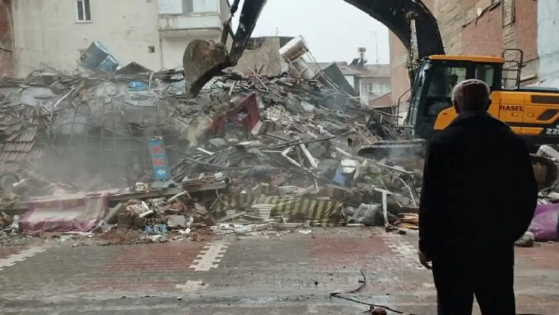 Şadoğlu ve Bulutlar Davalarında Bilirkişi Raporu Bekleniyor: Duruşmalar Ertelendi