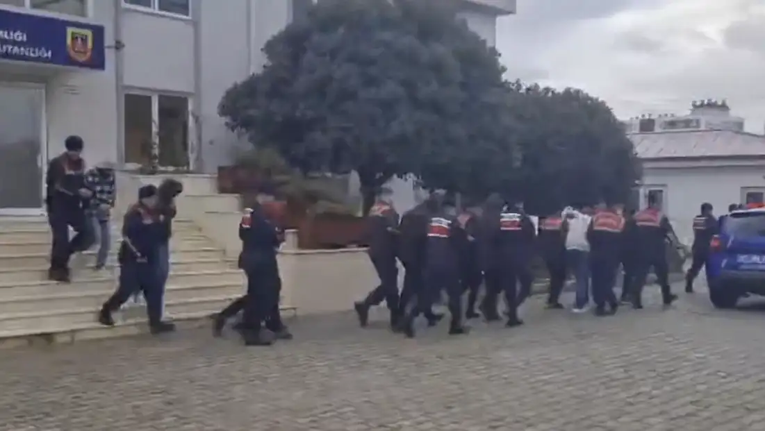 Siber dolandırıcılara operasyon: 90 şüpheli yakalandı, 58'i tutuklandı