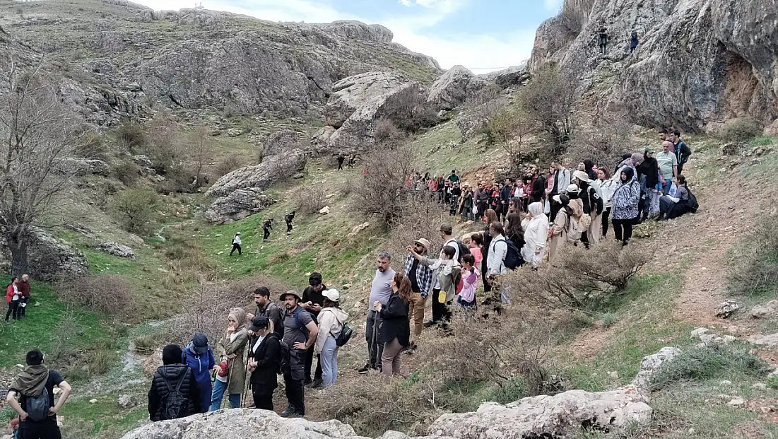 Turizm Haftası’nda Ölbe Vadisi’nde Doğa Yürüyüşü Düzenlendi