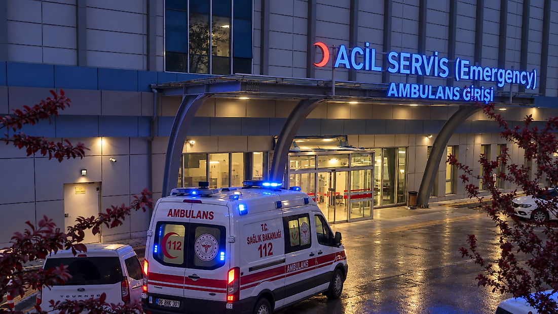 Yeşilyurt’ta Feci Kaza: Elektrikli Bisiklet Sürücüsü Ağır Yaralandı