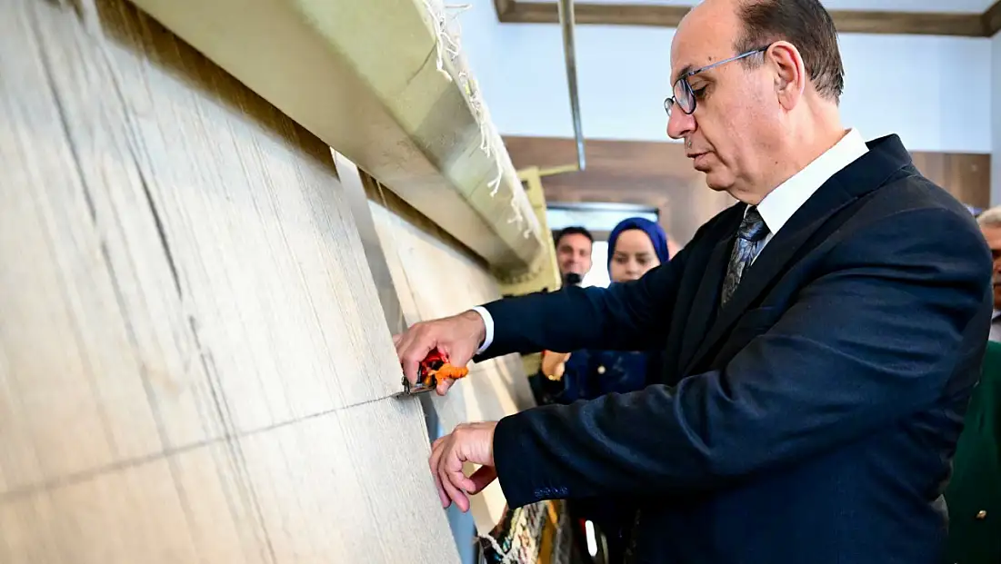 Yeşilyurt’ta Geleneksel Halı Dokumacılığı Yaşatılıyor