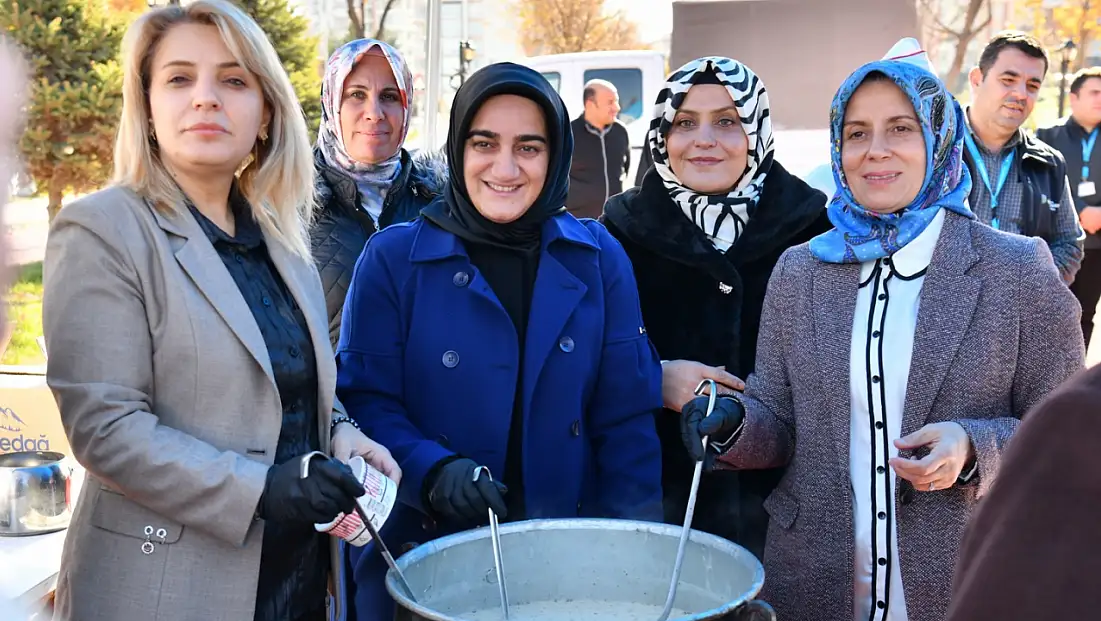 Yeşilyurt’ta Yerli Malı Haftası’na Tarhana Desteği: Malatya’nın Kadim Lezzeti Vatandaşlarla Buluştu