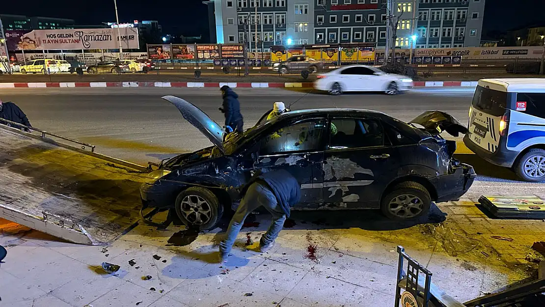 19 Yaşındaki genç trafik kazasında hayatını kaybetti