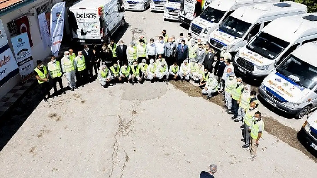 4 Bin Kişiye Yemek Dağıtılıyor