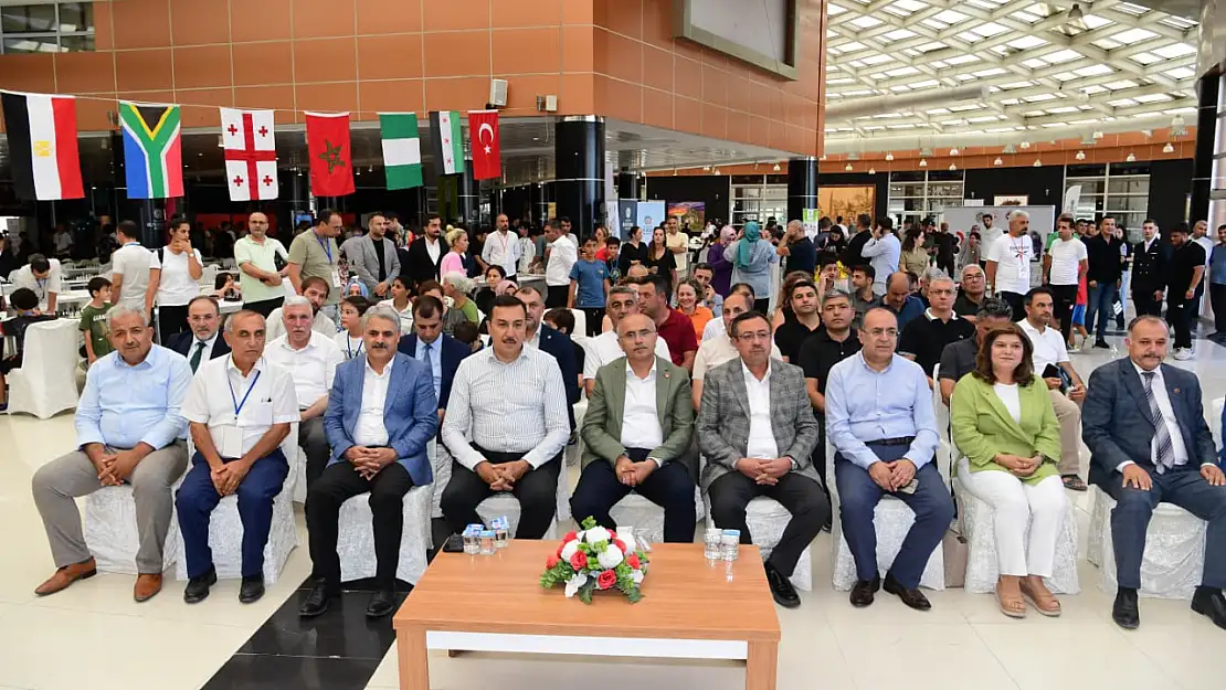 486 Sporcunun Katılımıyla  8. Uluslararası Altın Kayısı Satranç Turnuvası Başladı