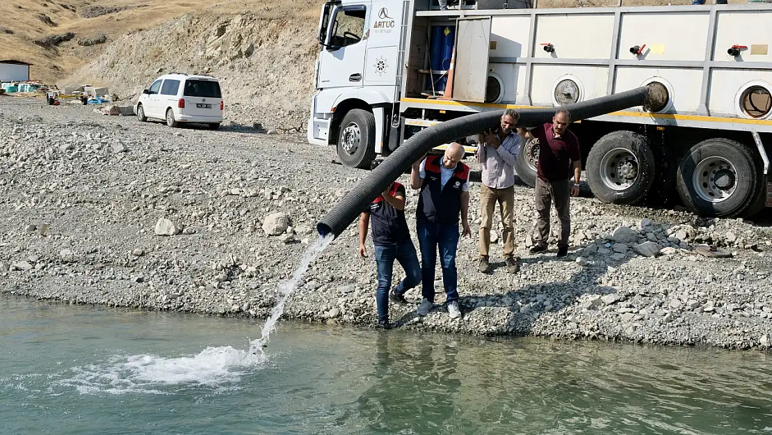 6 İlçede 10 Noktaya Yavru Sazan Salındı