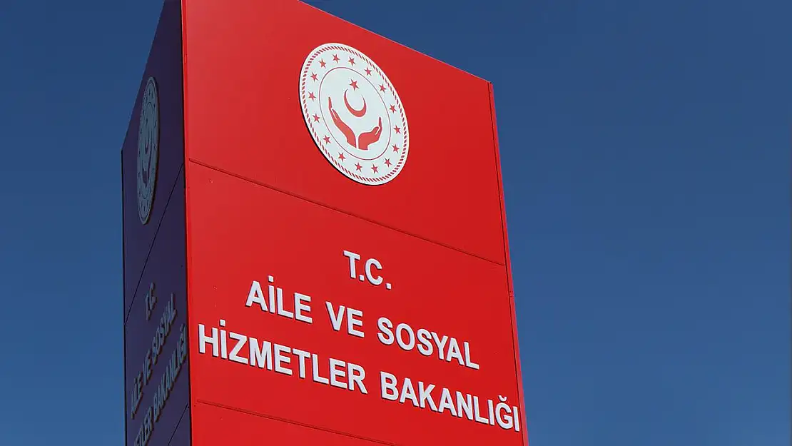 Aile ve Sosyal Hizmetler Bakanlığından, 23 Nisan kutlamalarında tekme atılan çocuğa psikososyal destek