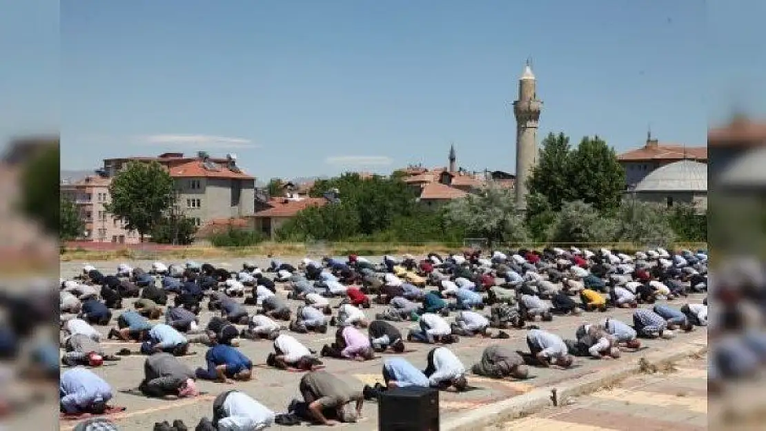 Araç Kullanmamak Kaydıyla en yakın camide Cuma Namazı kılınabilecek