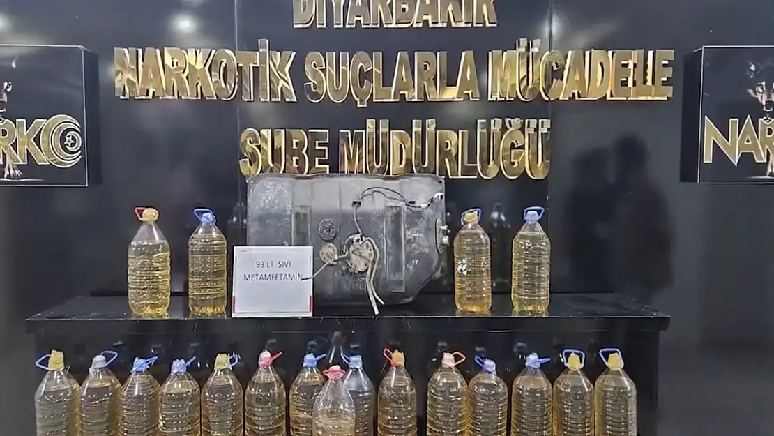 Aracın yakıt deposunda 93 litre sıvı uyuşturucu ele geçirildi
