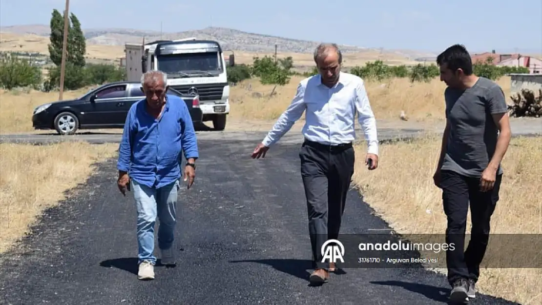 Arguvan'da asfalt, yol bakım ve onarım çalışmaları sürüyor