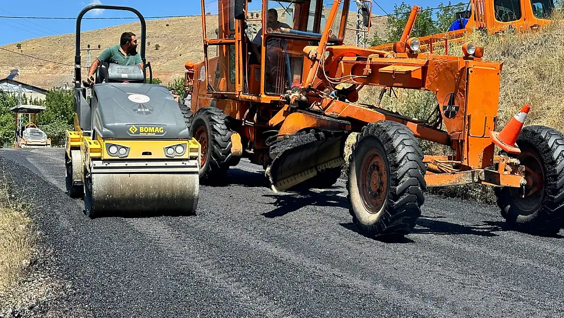 Asfalt çalışmalarına aralıksız devam ediliyor