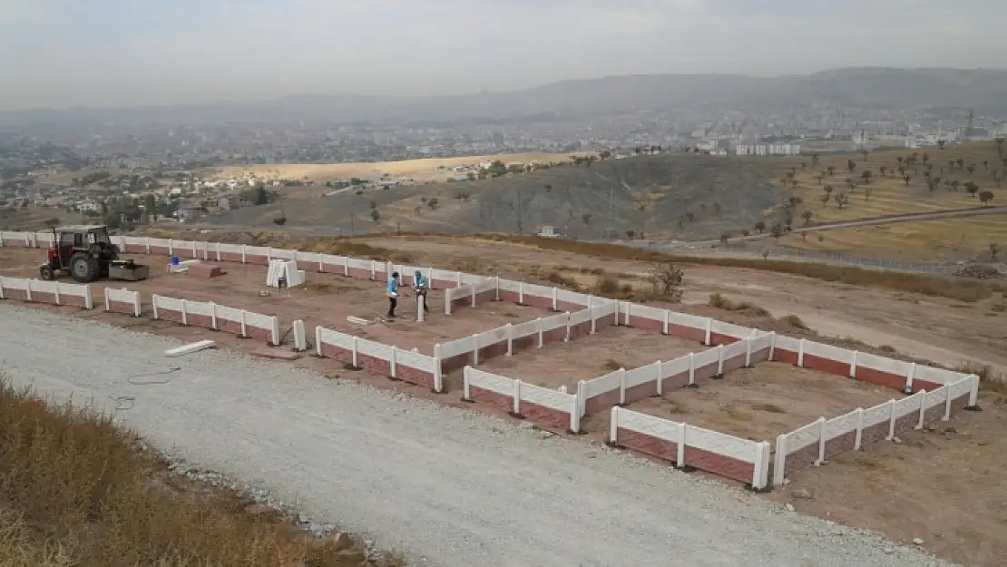 Asri ve Harput Mezarlıklarında Yoğun Çalışma