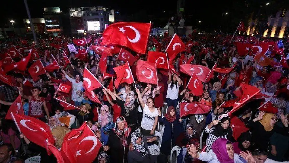 Başkan Çınar : Bağımsızlık Ruhumuz 15 Temmuz'da Bir Kez Daha Destanlaştı