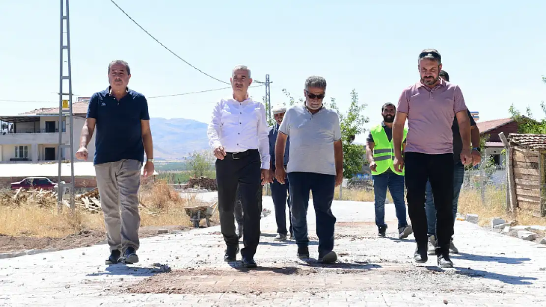 Başkan Çınar Fatih Mahallesindeki Yol Yenileme Ve Kilit Taşı Çalışmalarını İnceledi