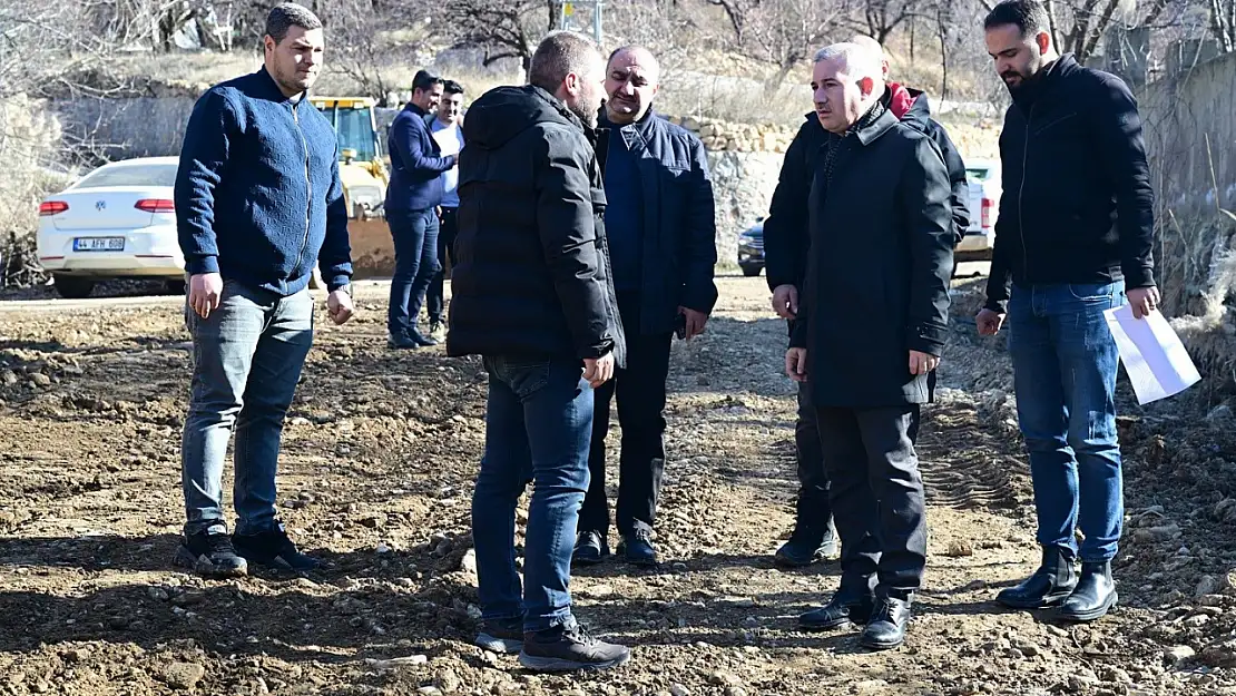 Başkan Çınar, Gündüzbey Mahallesindeki İmar Yolu Açma Çalışmalarını İnceledi