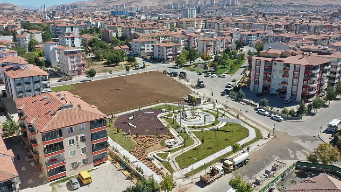 Başkan Çınar, İlyas Mahallesinde Yapımı Süren Yeni Park Alanını İnceledi