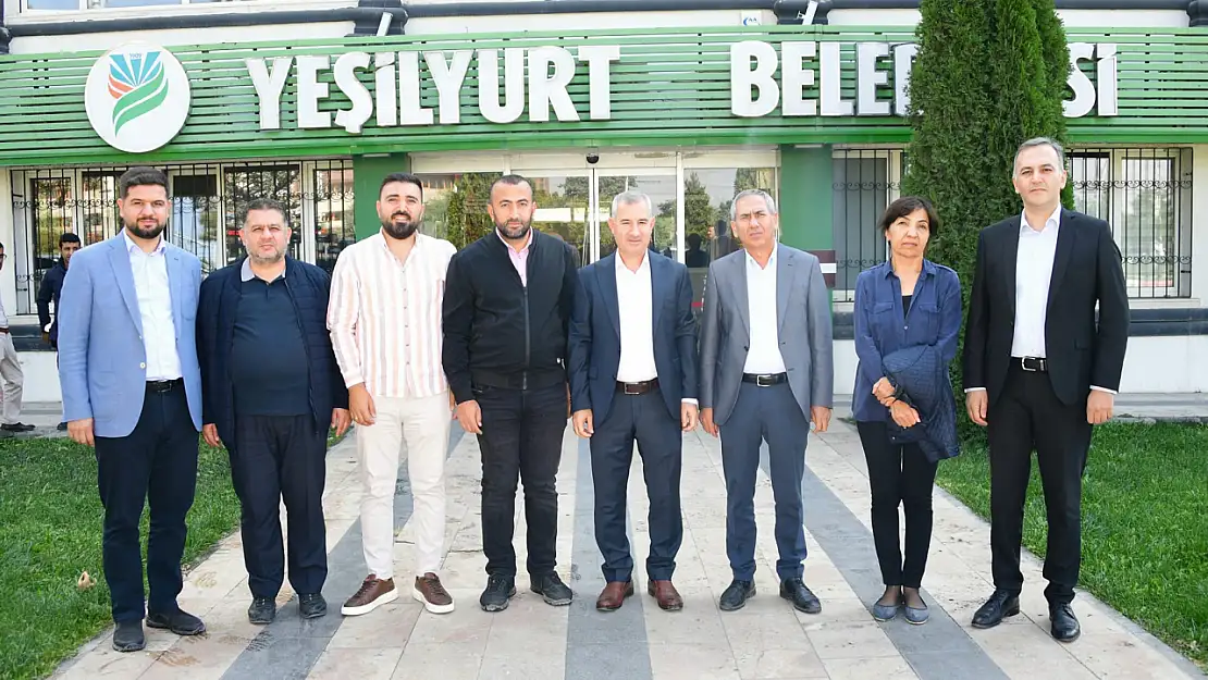 Başkan Çınar Yeşilyurt Belediye Meclisi İmar Komisyonu Üyeleriyle bir araya geldi