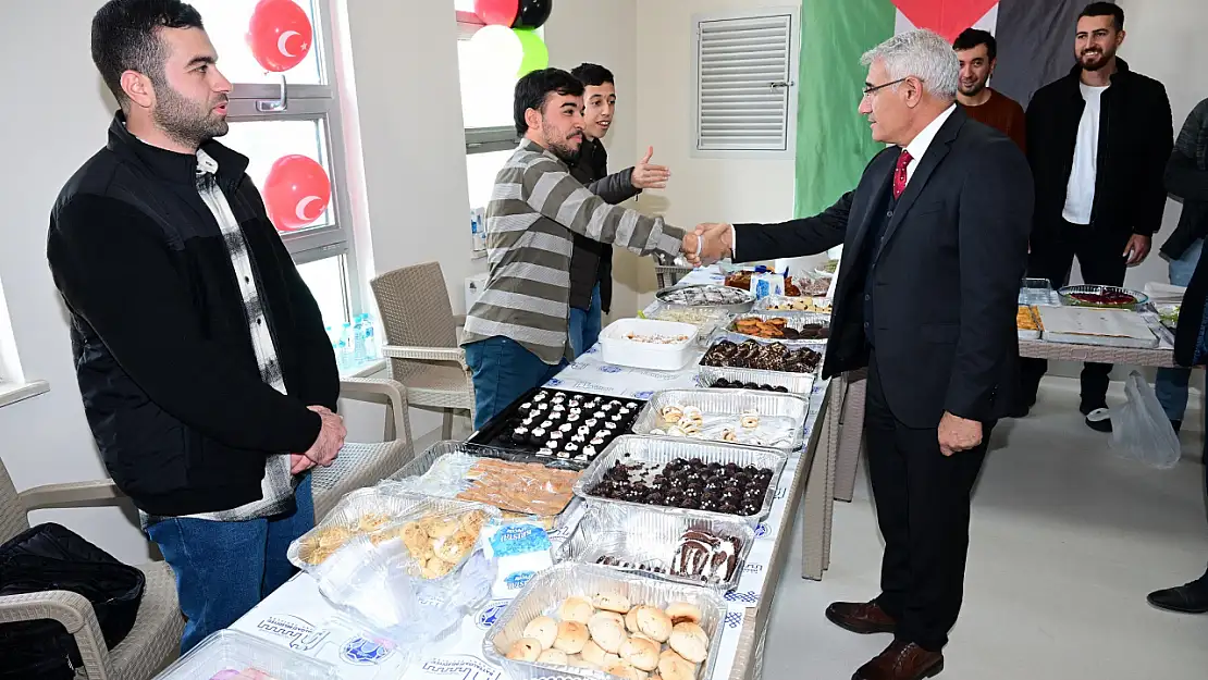 Başkan Güder Engelsiz Yaşam Merkezi'nde Düzenlenen Kermese Katıldı