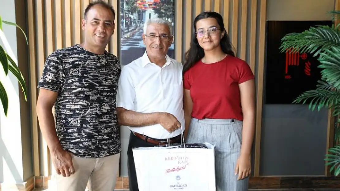Başkan Güder Lgs'de Başarı Olan Öğrencileri Ağırladı