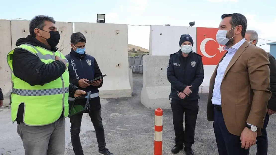 Başkan Şerifoğulları'ndan Görev Başındaki Polislere Ziyaret