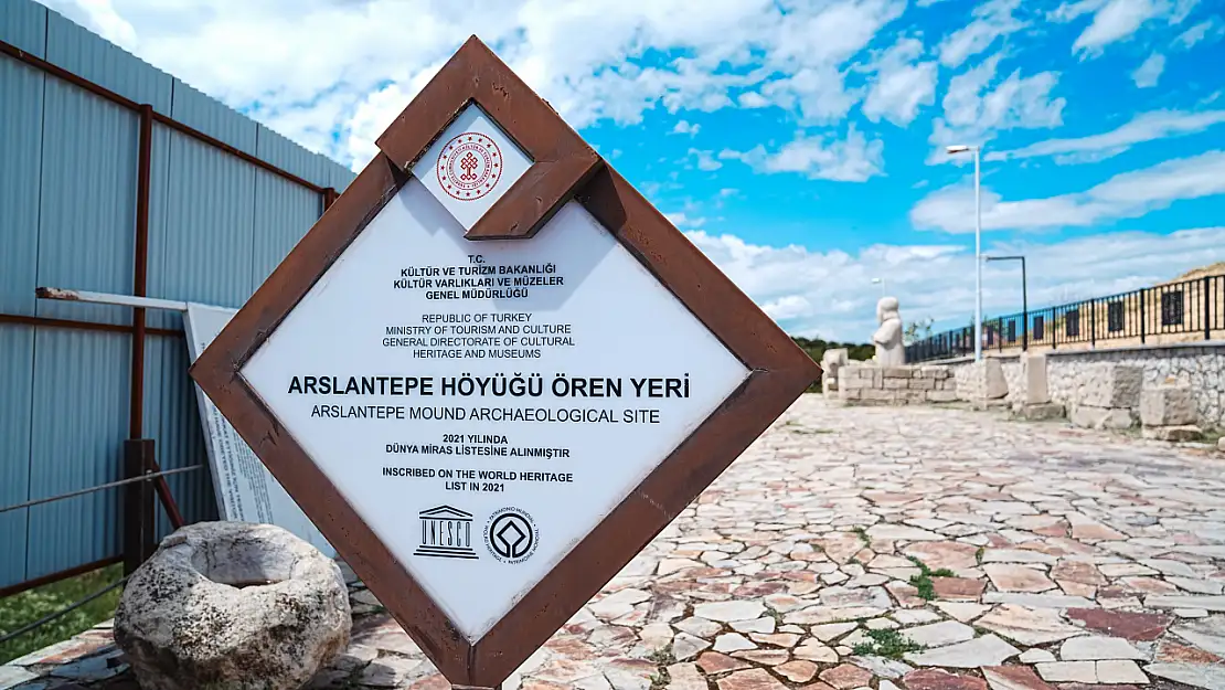 Battalgazi Belediyesi Arslantepe Höyüğü'nde yeni sezon öncesi hummalı bir çalışma yürüttü.