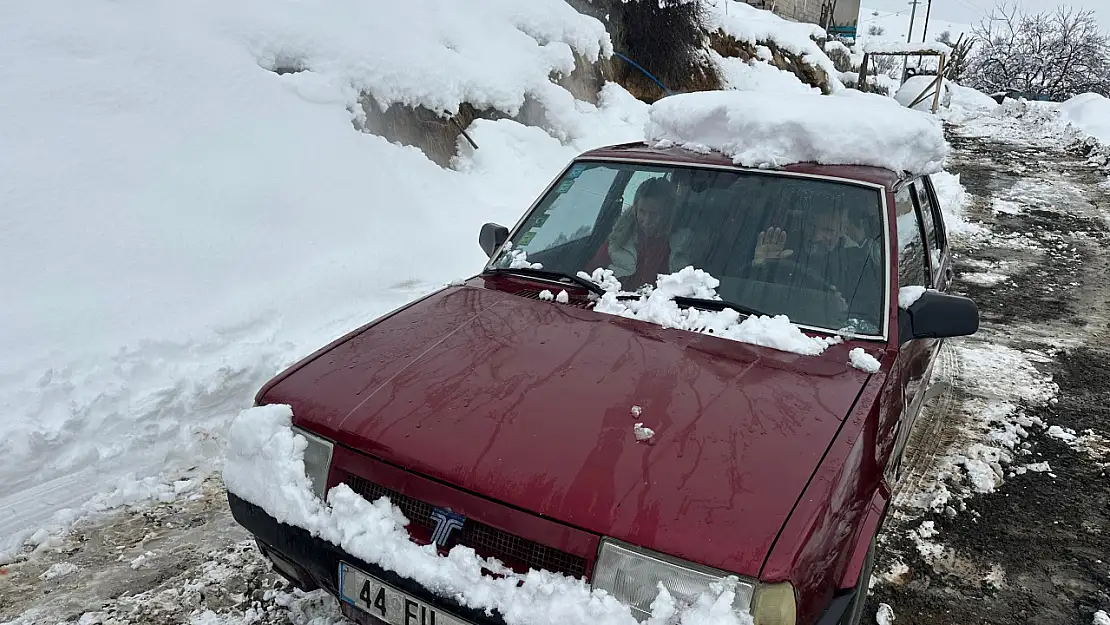 Battalgazi Belediyesi, Karla Kapanan Yolu Açtı, Hamile Kadın Hastaneye Ulaştı