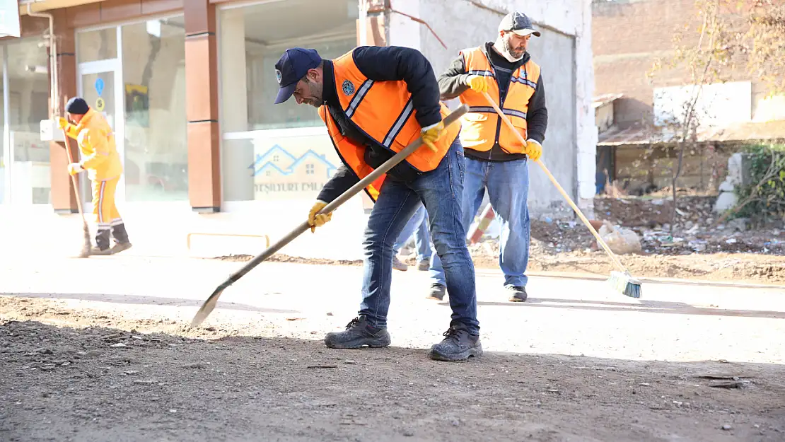 Battalgazi Belediyesi'nden Enkaz Sonrası Temizlik Çalışması