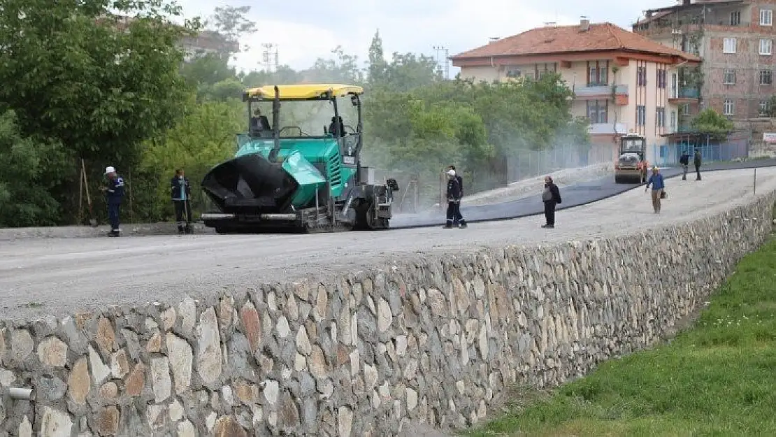 Battalgazi Yazmalı Sokak'ta sıcak asfalt serimi yapıldı