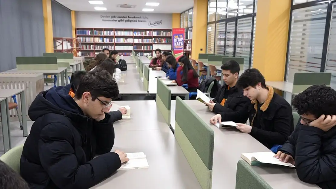 Beydağı Anadolu Lisesi'nden 100. Yıl Kitap Kafe'ye Anlamlı Ziyaret