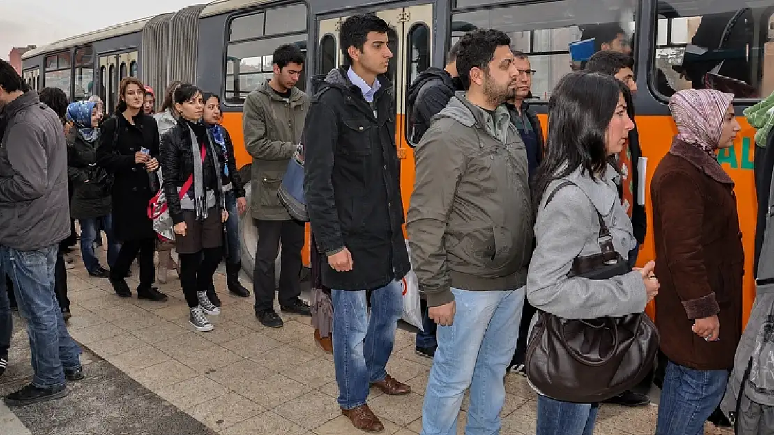 Otobüsler Öğrencileri Sınava Ücretsiz Taşıyacak